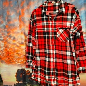 Black and red plaid shirt Size XL